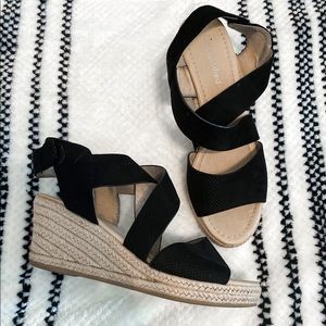 Black Wedges